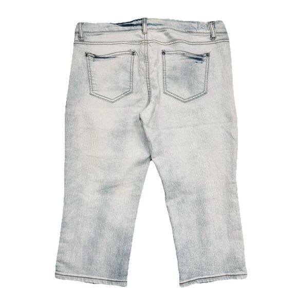 LEI Ashley Low Rise Capri Jeans 15 (34x19) Light Wash Super Stretch Embellished - Picture 3 of 10